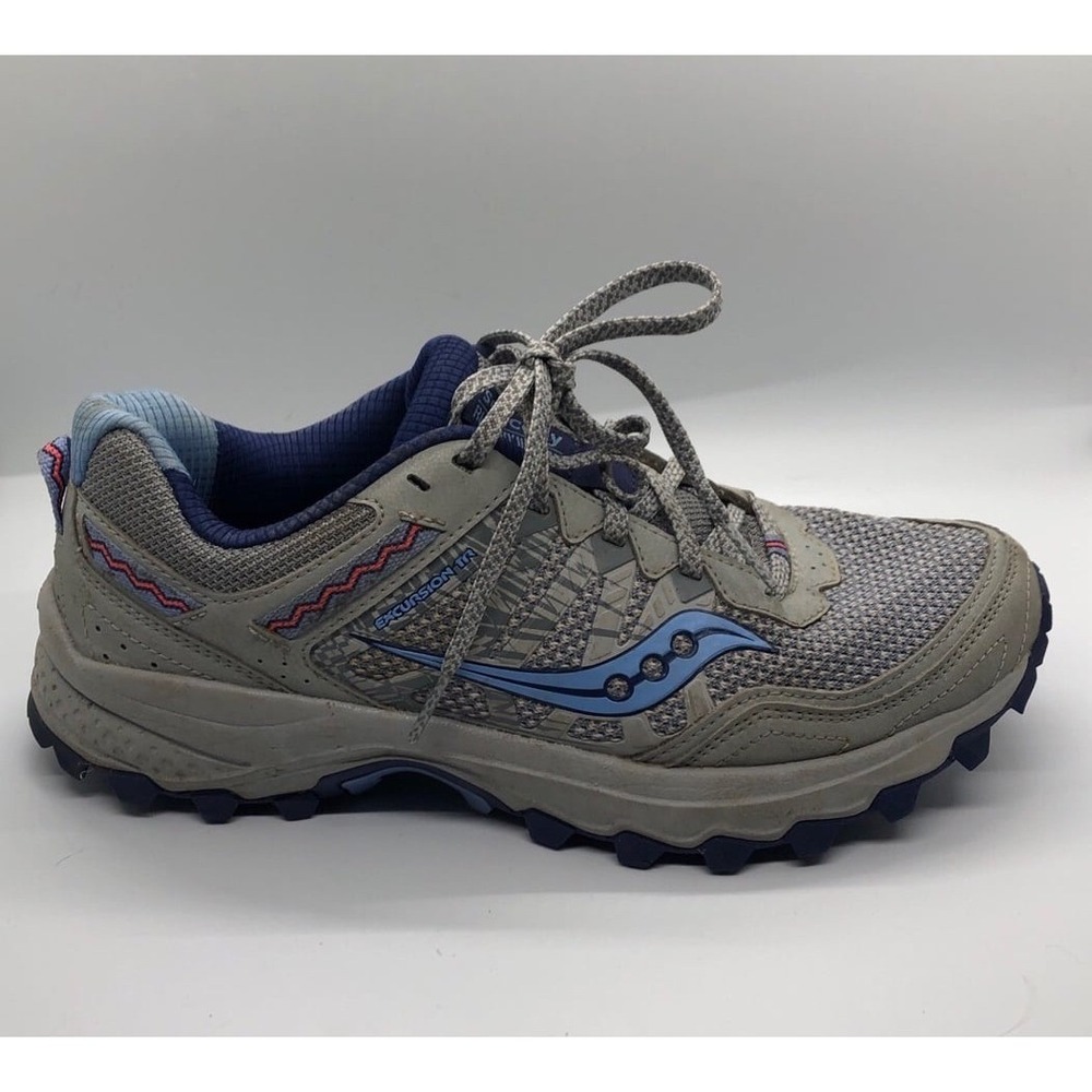 Saucony size 8 women's excursion TR 12s Gray